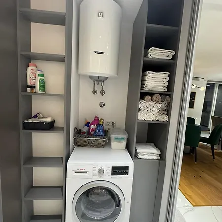 Golden With King Bed Appartement Sarajevo